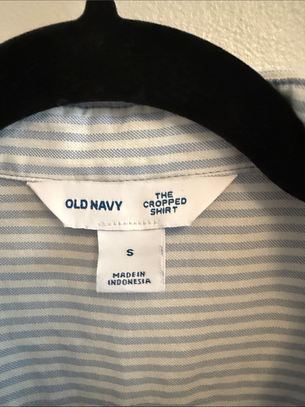 Old Navy Blue and White Striped Cropped Button-Down - Picture 2 of 4